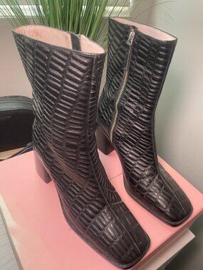Intentionally Blank Black Leather Ankle Boots Size 9